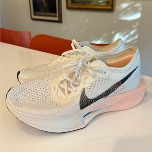 NWOB Nike Vaporfly 3 Sail/Crimson Tint Size US 9.5 // EU 43